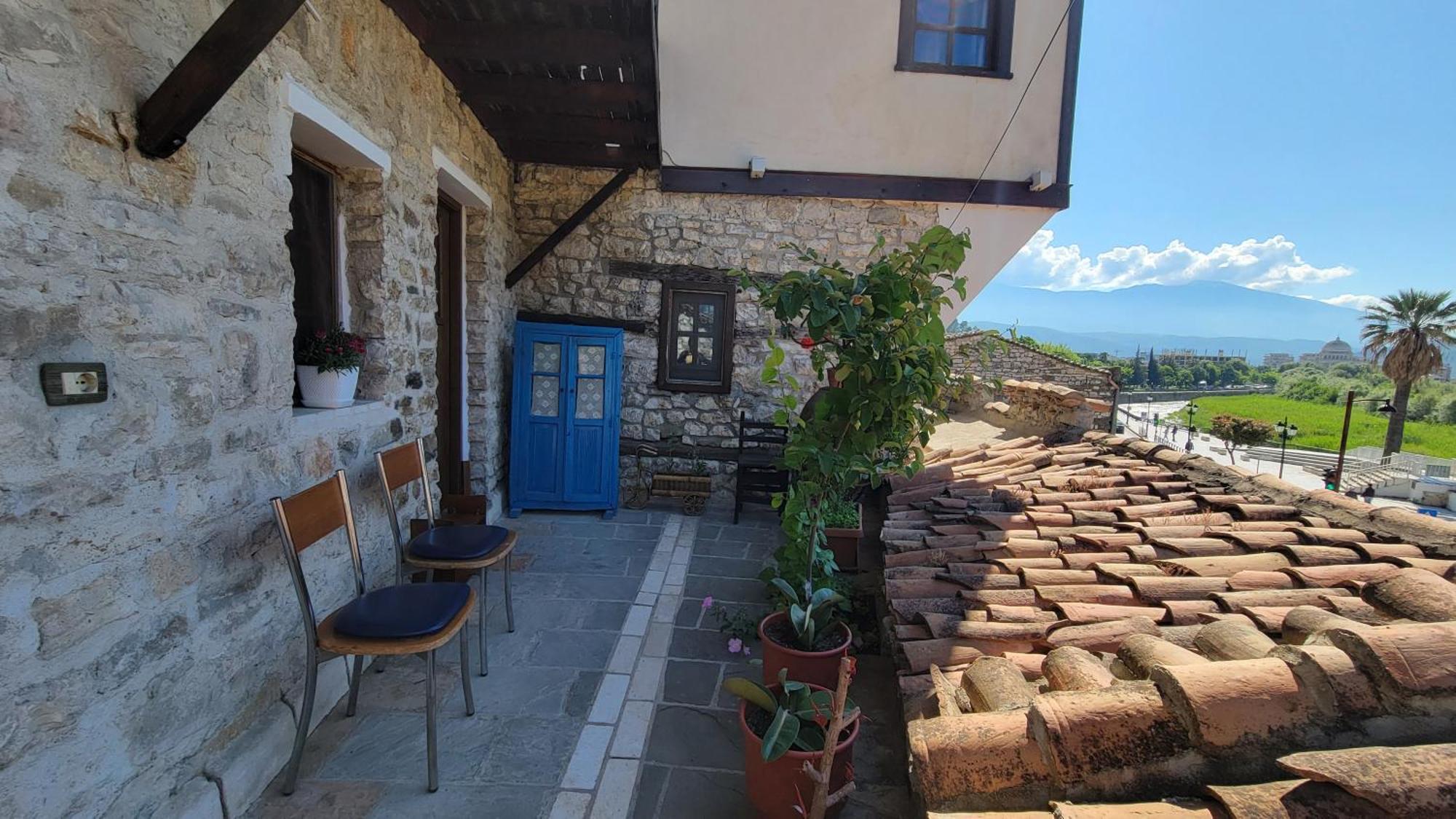 Guest House Mangalem Berat Exteriör bild